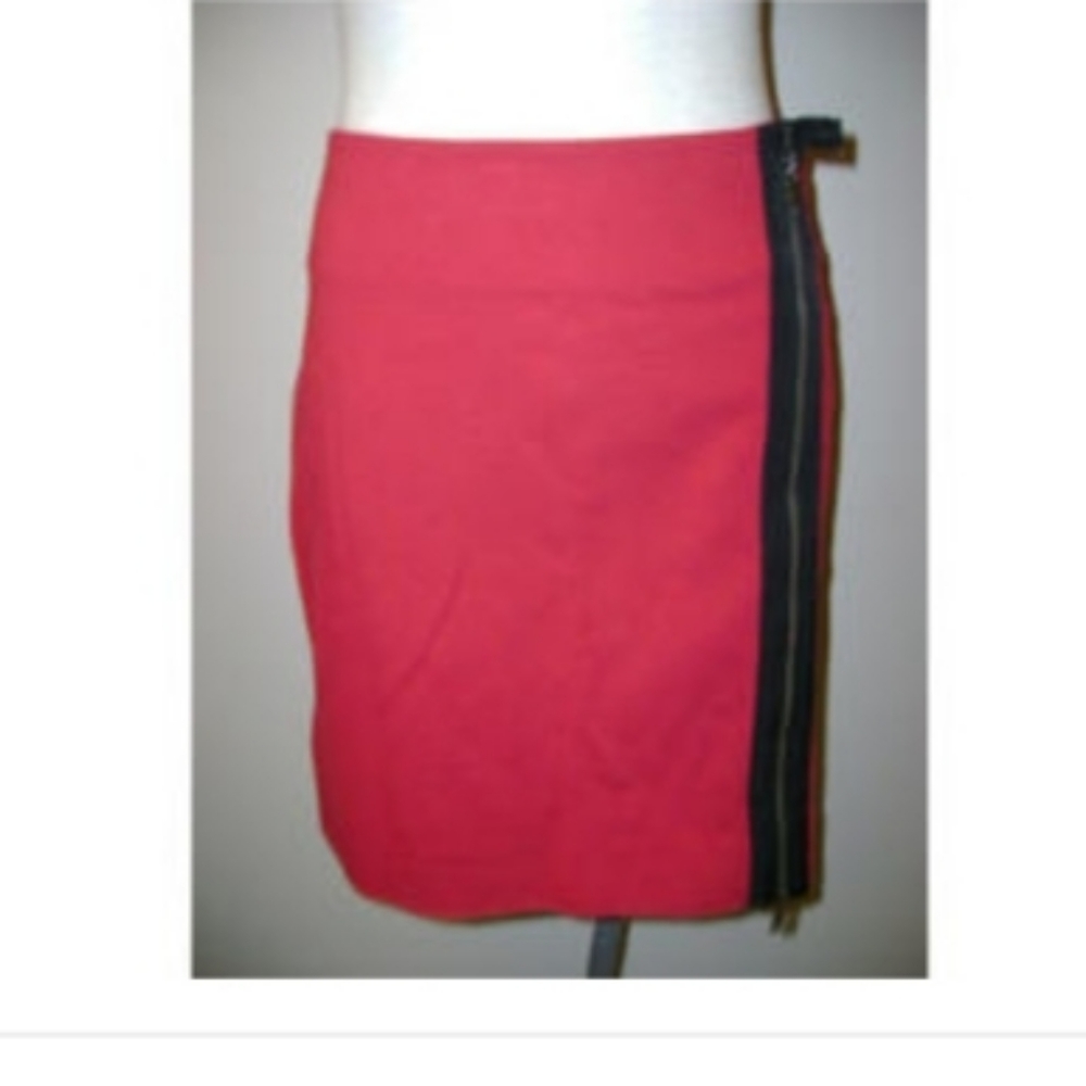 DkNY skirt supper sexy withd side zipper